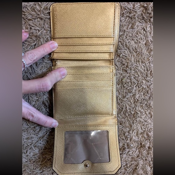 Michael Kors wallet - Picture 4 of 4